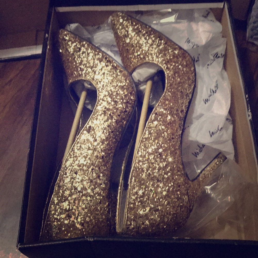 Michael Antonio Gold Pumps / Heels